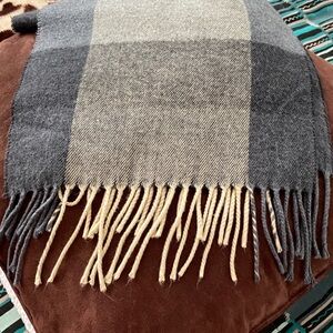 Cejon Black and Grey Scarf